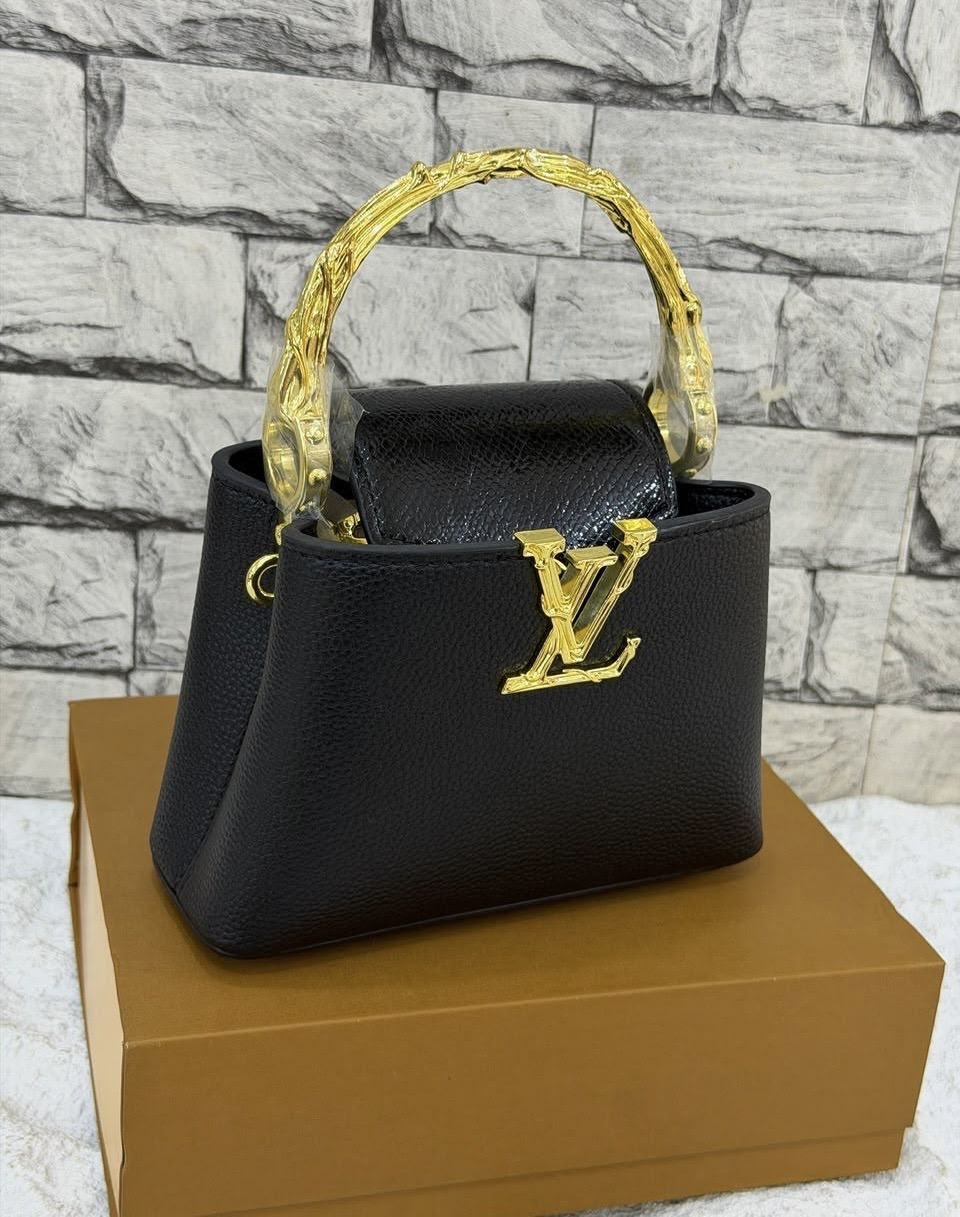 Louis Vuitton Capucines Mini - Taurillon