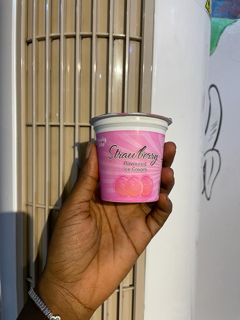 Frosty Bite Strawberry Ice Cream | 150ml